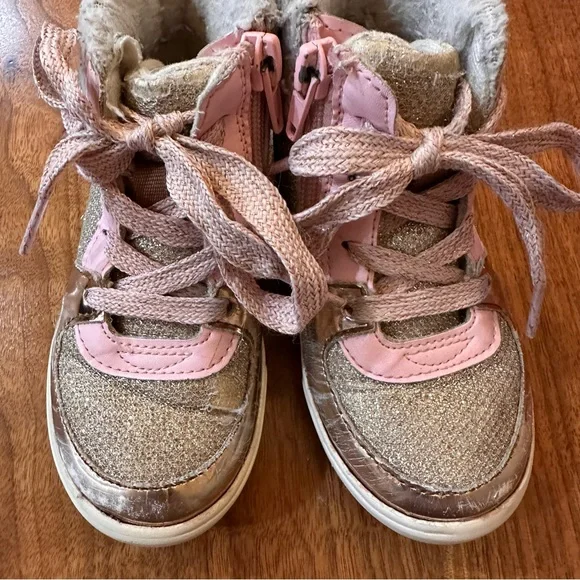 OshKosh Metallic Gold High Top Sneakers Glitter Faux Fur Trim. Size Girl… - Picture 3 of 16